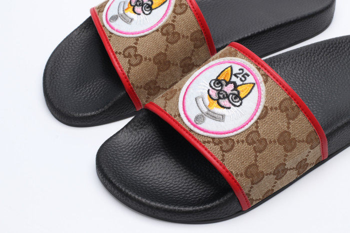 G*u*i slippers