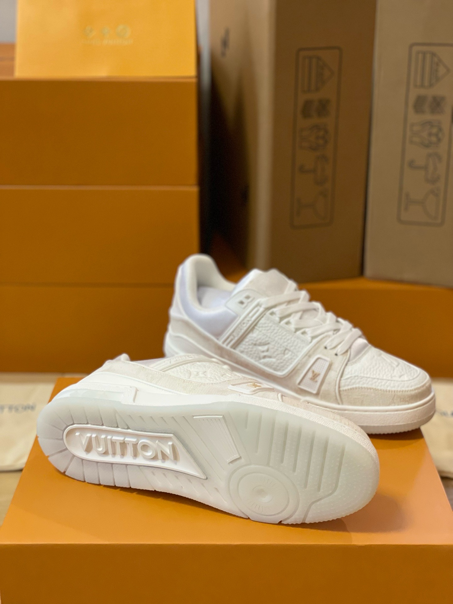 Loui Vuitto TRAINER SNEAKER