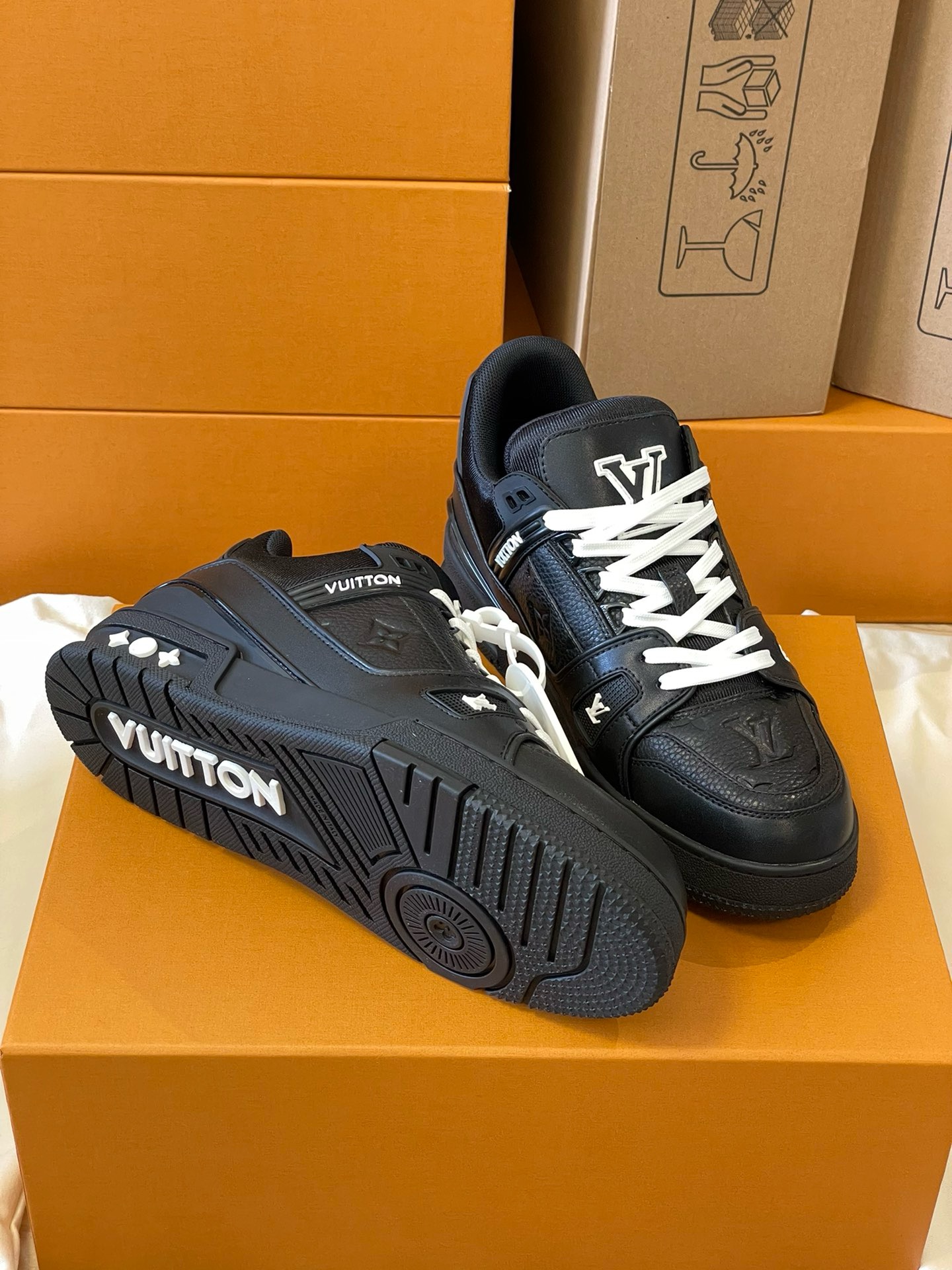Loui Vuitto TRAINER SNEAKER